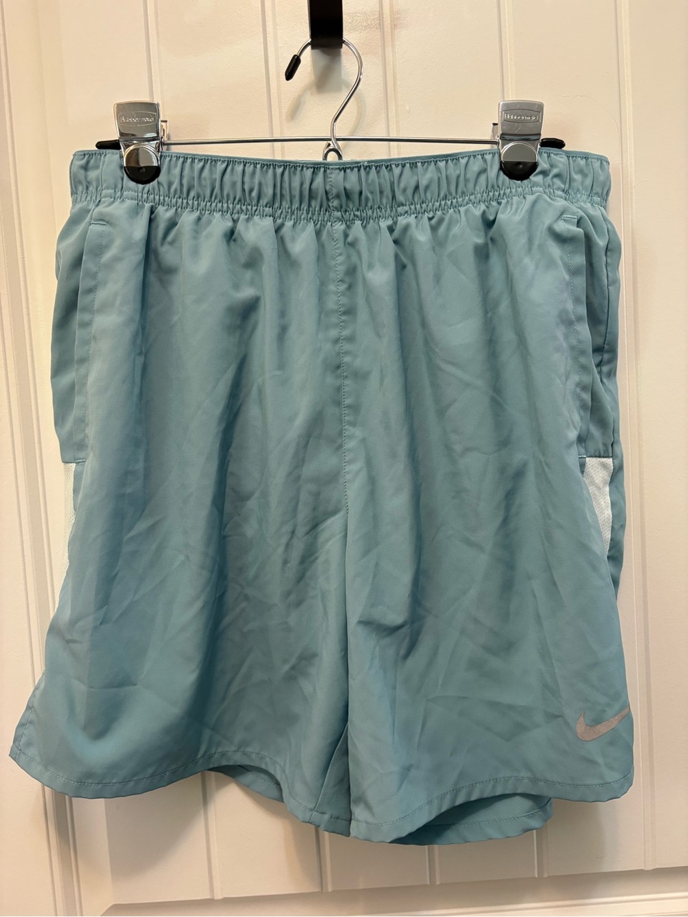Nike Challenger Dri-Fit Men’s Brief-Lined Teal Athletic Shorts. Size Medium.